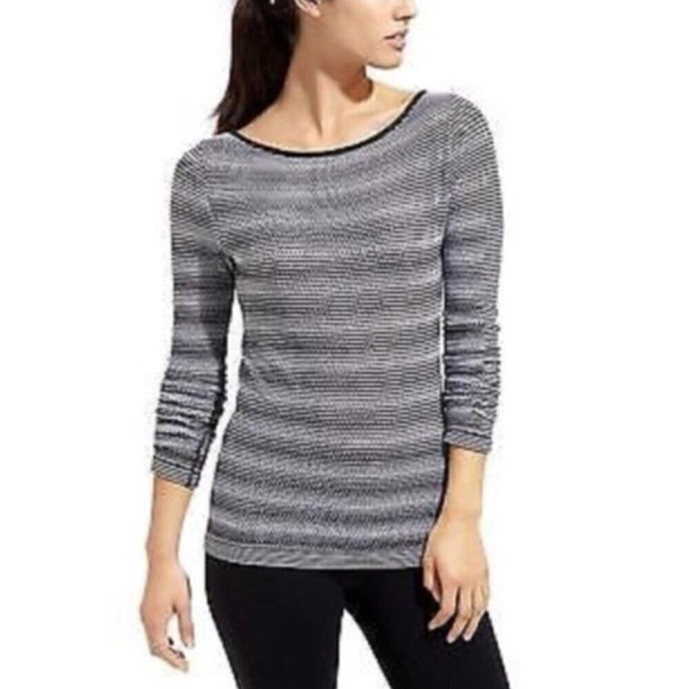 Athleta Seamless Eyelet Long Sleeve Black Stripe Stretch Tee Size X-Small